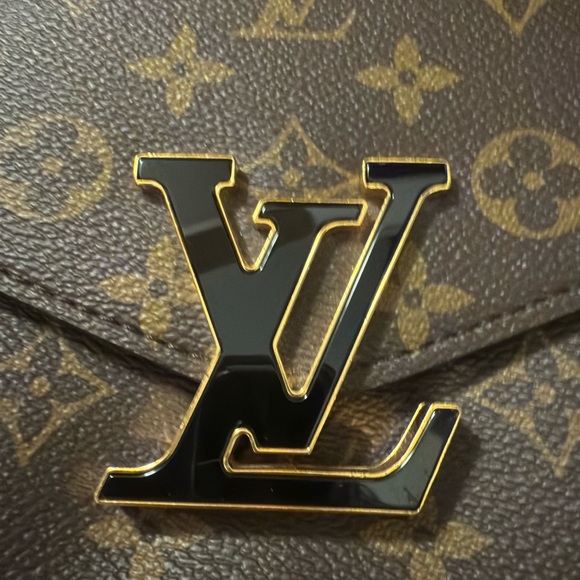 Authentic Louis Vuitton Passy - Picture 16 of 16
